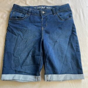 Girls Jean Bermuda shorts- size XL (14/16)